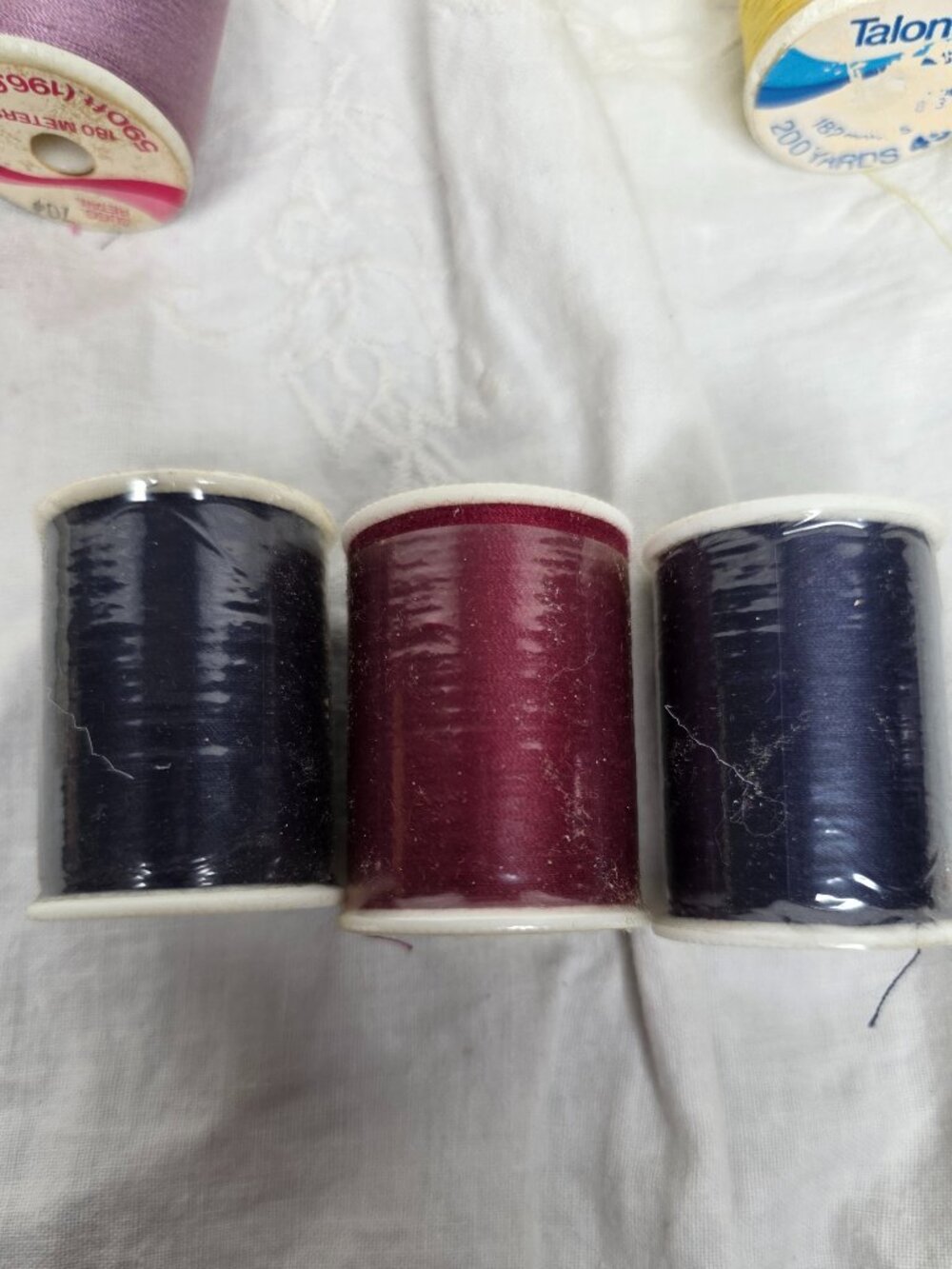 Lot of 40 Talon Thread Multi Color 3 New 37 Used Styrofoam Plastic Spools Vint - Picture 14 of 14